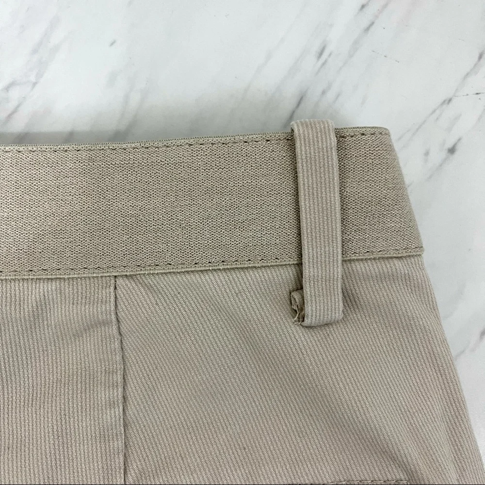 Uniqlo- Khaki Pants Size Medium_6